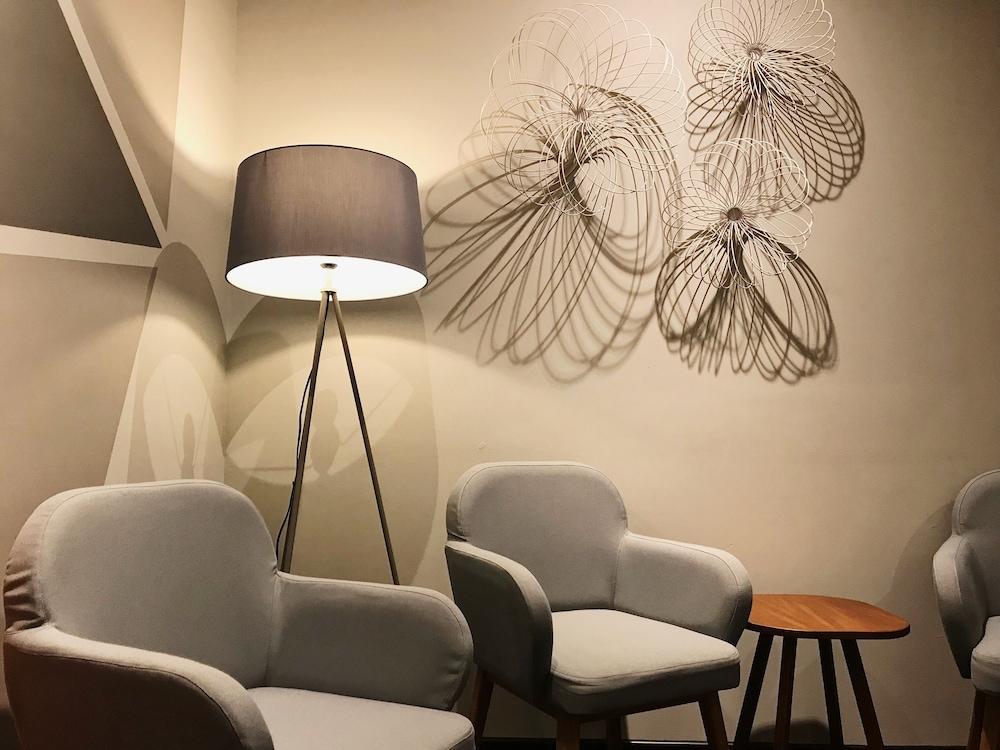 Juno Jatinegara Jakarta Buitenkant foto